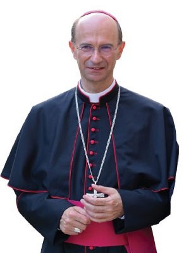Monsignor Stefano Russo (Il Martino - ilmartino.it -)