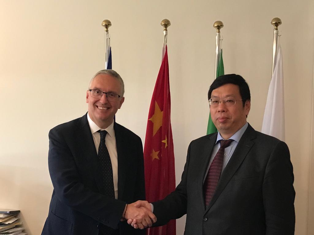 Luca Ceriscioli e il Console Generale della Repubblica cinese a Firenze Wang Wengang (Il Martino - ilmartino.it -)
