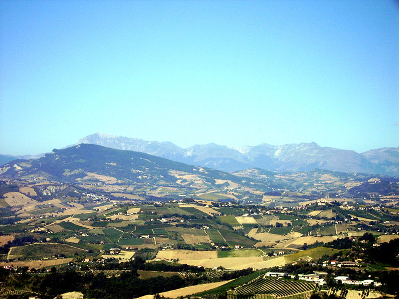 Montagna dell'Ascensione, versante nord, vista da Ripatransone (Il Martino - ilmartino.it -) Foto: wikipedia