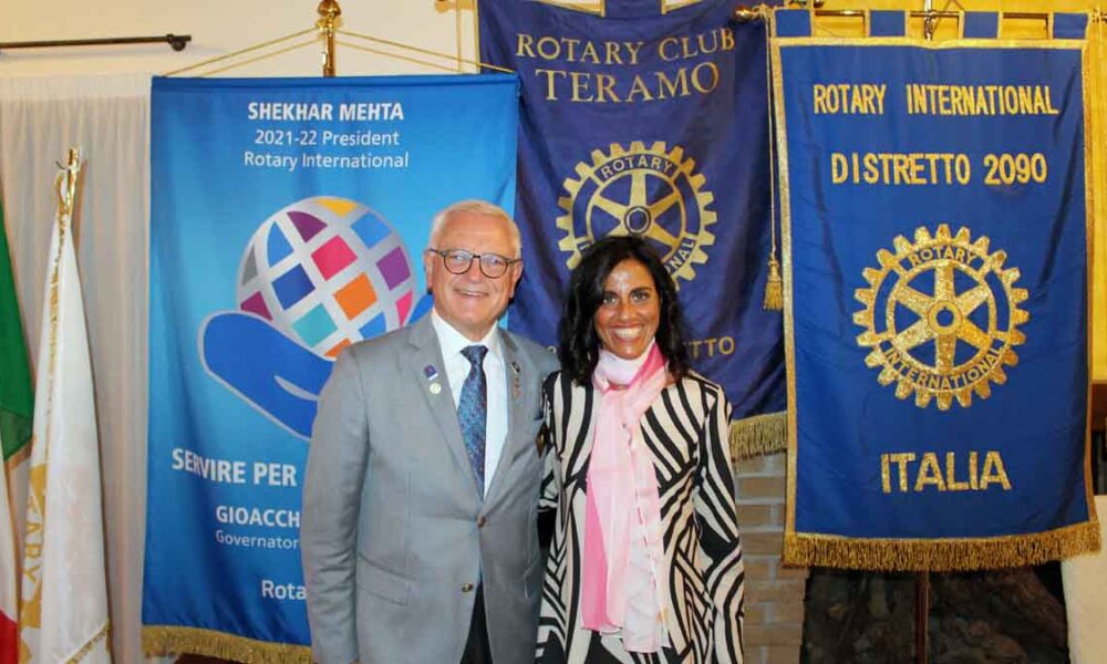 Governatore del Distretto Rotary 2090 Gioacchino Minelli Presidente Club Teramo Daniela Tondini