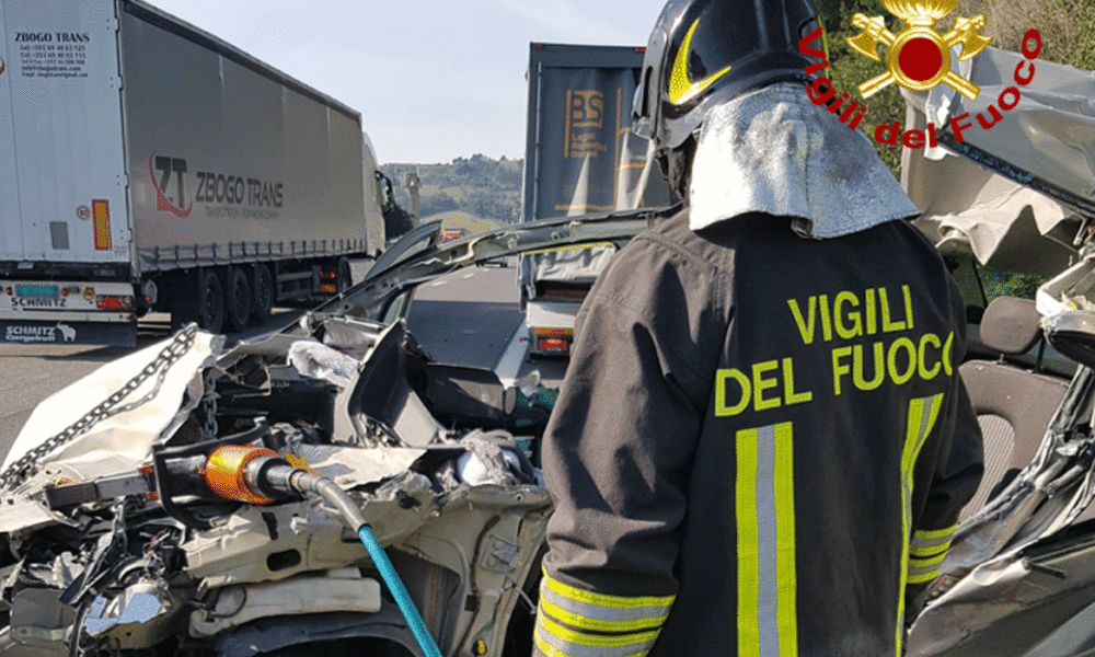 San Benedetto del Tronto A14 incidente stradale donna morta