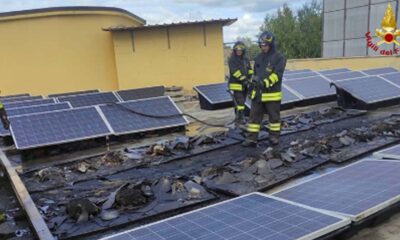 incendio tetto asilo san benedetto del tronto pannelli fotovoltaici