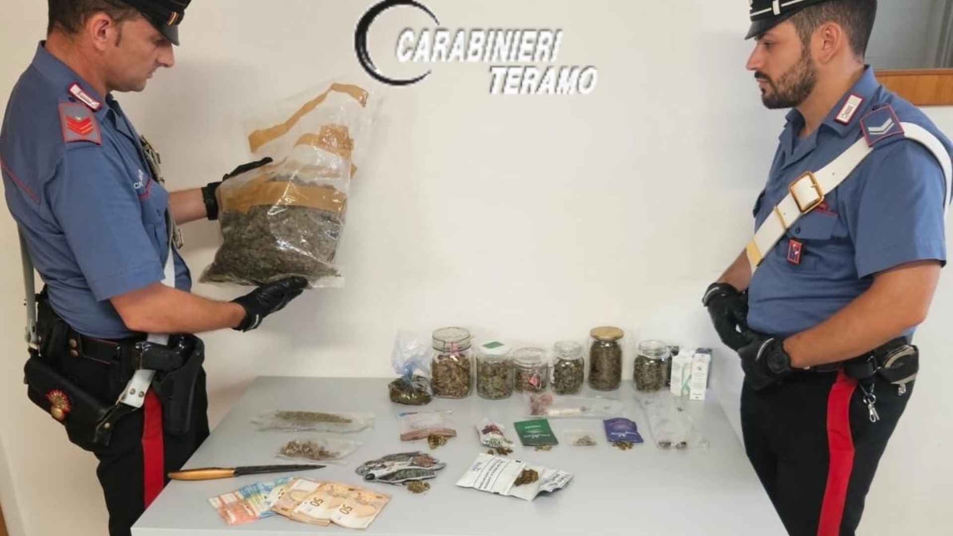 domiciliari marijuana hashish sant'omero resistenza spaccio