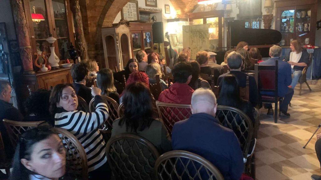 presentazione libro tiziana ciampetti museo armi martinsicuro